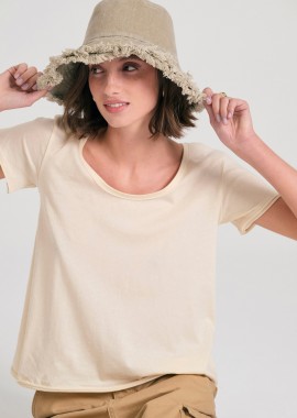 Γυναικείο t-shirt με στρογγυλή λαιμόκοψη - The essentials