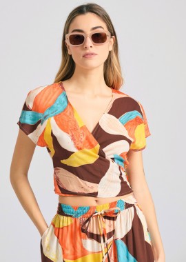 Εμπριμέ κρουαζέ τοπ σε ethnic look