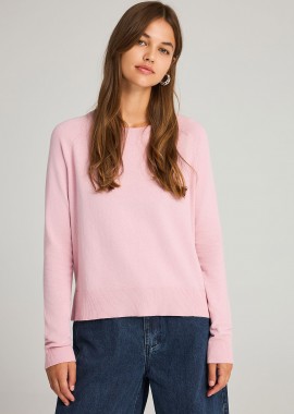 Γυναικείο πλεκτό με λαιμόκοψη