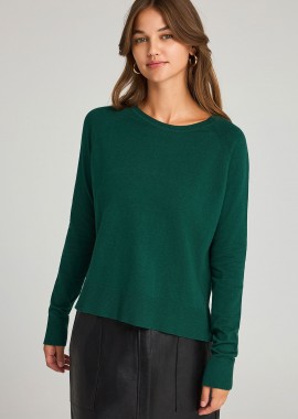 Γυναικείο πλεκτό με λαιμόκοψη