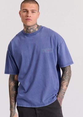 Oversized t-shirt με vintage τύπωμα στην πλάτη