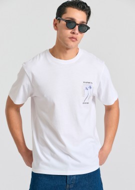 T-shirt με φωτογραφικό τύπωμα στην πλάτη