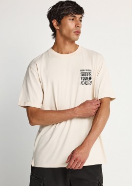 T-shirt με τύπωμα στην πλάτη