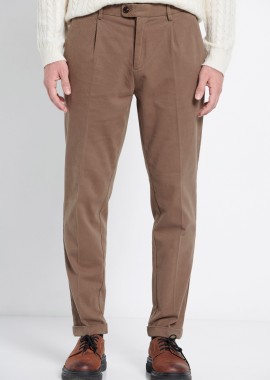 Chino παντελόνι με πιέτες Marron