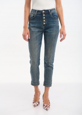 Τζιν Ψηλόμεσο Mom Fit με Κουμπιά Στρας