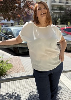 Μπλούζα με ρεβέρ στο μανίκι σε εκρού χρώμα