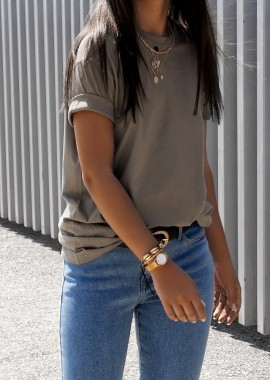 CHAKI BOYFRIEND TSHIRT