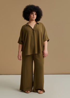 Μπλούζα κρεπ airwashed με κοντό μανίκι και γιακά