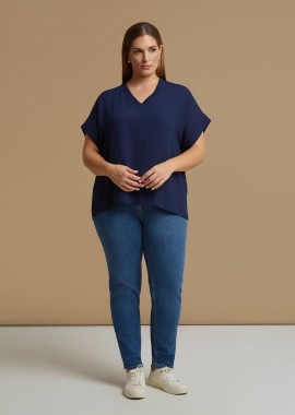 Μπλούζα essential με V-λαιμόκοψη