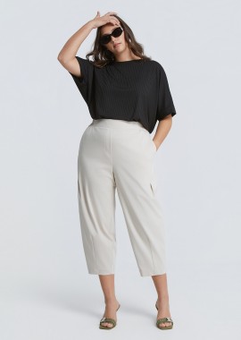 Ριμπ μπλούζα σε boxy γραμμή