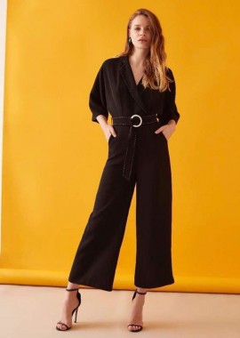 Γυναικεία ολόσωμη φόρμα με ζώνη