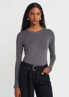 Crysta γυναικεία πλεκτή μπλούζα με στρόγγυλη λαιμόκοψη και χρυσά διακοσμητικά κουμπιά γκρι