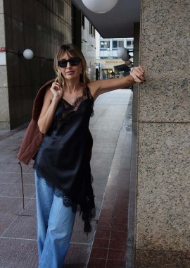 Treisy γυναικείο σατέν τοπ με δαντέλα μαύρο