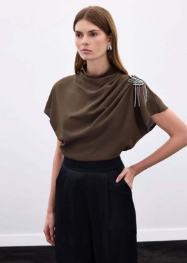 Mayra γυναικεία μπλούζα με λεπτομέρεια στον ώμο καφέ