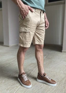 Ανδρική μπεζ cargo βερμούδα με Scratch στις τσέπες 242105