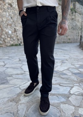 Ανδρικό μαύρο υφασμάτινο παντελόνι με πιέτες JR2622