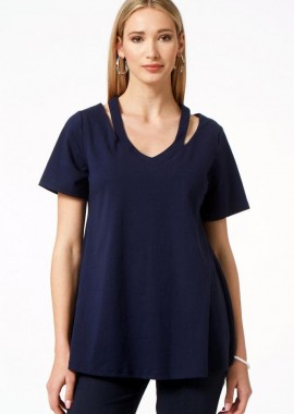 ΜΠΛΕ ΚΟΝΤΟΜΑΝΙΚΗ ΜΠΛΟΥΖΑ ΜΕ ΑΝΟΙΓΜΑΤΑ ΣΤΗΝ ΛΑΙΜΟΚΟΨΗ