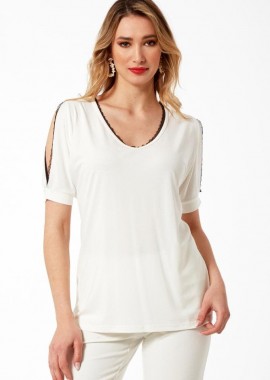 ΛΕΥΚΗ ΜΠΛΟΥΖΑ ΜΕ ΑΝΟΙΓΜΑ ΣΤΟΥΣ ΩΜΟΥΣ