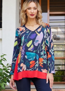 ΕΜΠΡΙΜΕ ΕΒΑΖΕ ΜΠΛΟΥΖΑ ΜΕ V ΚΑΙ ΚΟΚΚΙΝΕΣ ΛΕΠΤΟΜΕΡΕΙΕΣ