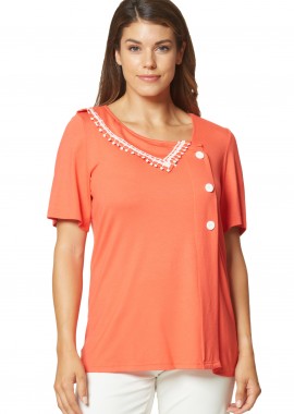 ΜΠΛΟΥΖΑ ΜΕ ΓΙΑΚΑ ΚΑΙ ΤΡΕΣΑ