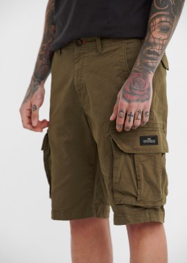 Essential cargo βερμούδα