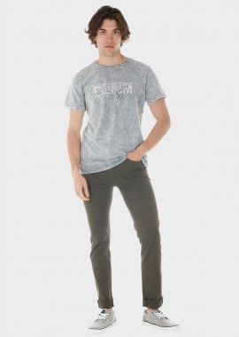 Ανδρικό παντελόνι καπαρντίνα straight γραμμή . ΧΑΚΙ