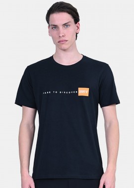 MAGNETIC NORTH DARE TO DISCOVER GRAPHIC T-SHIRT ΜΑΥΡΟ