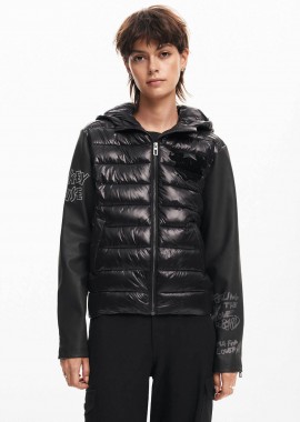 DESIGUAL - Desigual γυναικείο jacket καπιτονέ με κεντημένο σχέδιο και lettering Regular Fit - 24WWEWBL Μαύρο