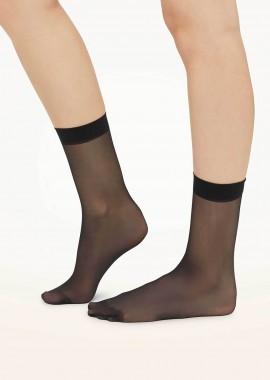 WOLFORD - Wolford γυναικείες κάλτσες με ματ υφή - 41260 Μαύρο