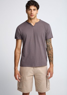 FUNKY BUDDHA - Ανδρικό t-shirt με henley λαιμόκοψη - The essentials