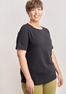 - Basic βαμβακερή μπλούζα με ρεβέρ μανίκι.