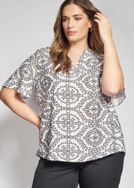 - Μπλούζα με έθνικ μοτίβο και μανίκια βολάν