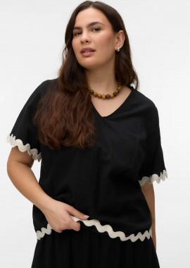 - Μπλούζα με λαιμόκοψη V και κυματιστό κέντημα VERO MODA