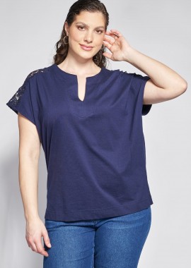 - Μπλούζα με V Λαιμόκοψη και Λεπτομέρειες Δαντέλας