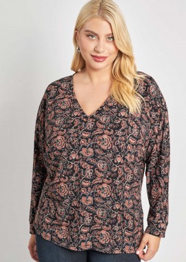 - Πλεκτή μπλούζα με V εμπριμέ φλοράλ