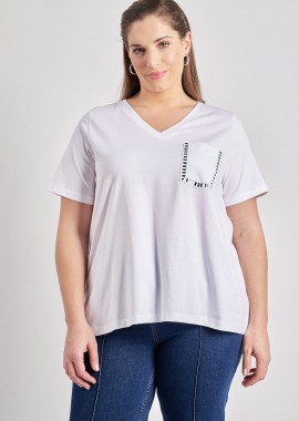 - Βαμβακερό T-Shirt με V και τρουκς στο τσεπάκι