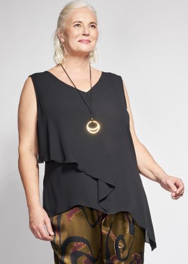 - Βραδινό αμάνικο τοπ με κολιέ και ασύμμετρο τελείωμα και βολάν