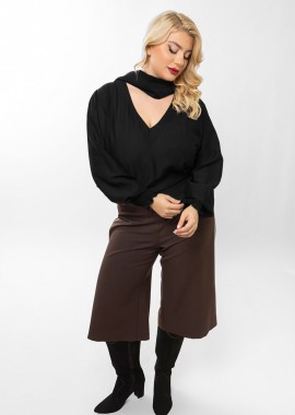 - Μπλούζα ημιδιάφανη με φουλάρι σε μαύρο χρώμα