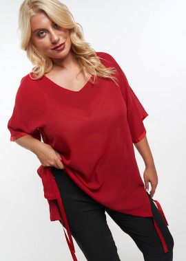 - Μπλούζα ημιδιάφανη που δένει στα πλαϊνά σε κόκκινο χρώμα