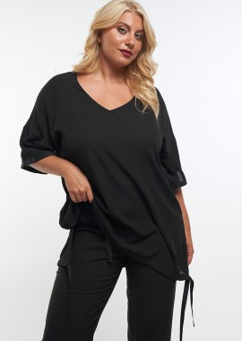 - Μπλούζα ημιδιάφανη που δένει στα πλαϊνά σε μαύρο χρώμα