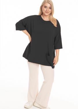 - Μπλούζα πλεκτή oversized με τσέπη σε χρώμα μαύρο