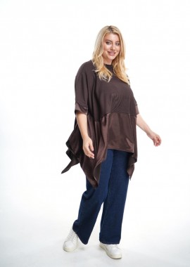 - Μπλούζα plus size πλεκτή και σατέν ασύμμετρη σε καφέ χρώμα