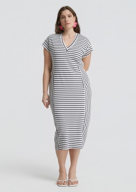 MAT FASHION - Ριγέ midi φόρεμα με V-λαιμόκοψη