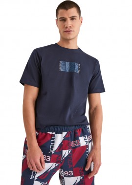 NAUTICA - ΑΝΔΡΙΚΟ T-SHIRT NAUTICA ΚΟΝΤΟΜΑΝΙΚΟ ΜΕ ΤΥΠΩΜΑ ΣΚΟΥΡΟ ΜΠΛΕ